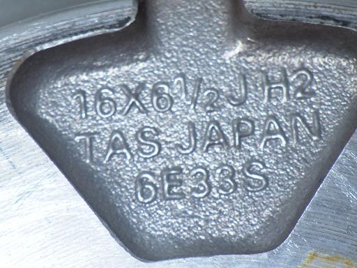 565848002　　クリックすると、もっと大きい画像を表示