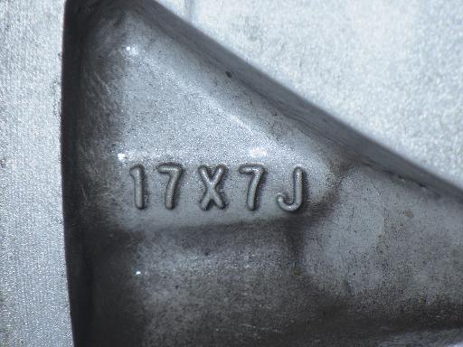 566136001　　クリックすると、もっと大きい画像を表示