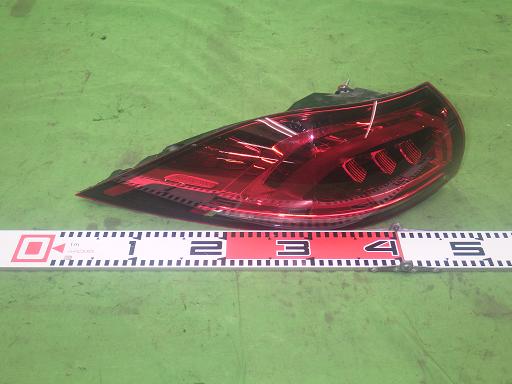 563928003　　クリックすると、もっと大きい画像を表示