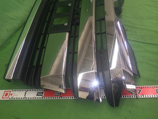 563619001　　クリックすると、もっと大きい画像を表示