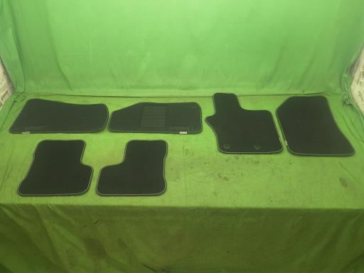 565264004　　クリックすると、もっと大きい画像を表示