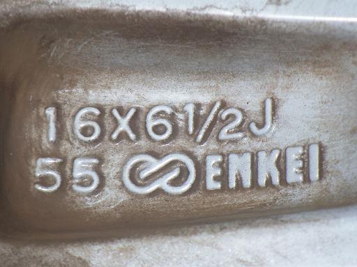 566148002　　クリックすると、もっと大きい画像を表示